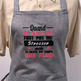 Humorous Kitchen Quote Embroidery Design - "Quand Je Cuisine Faut Pas Me Stresser" - FineryEmbroidery